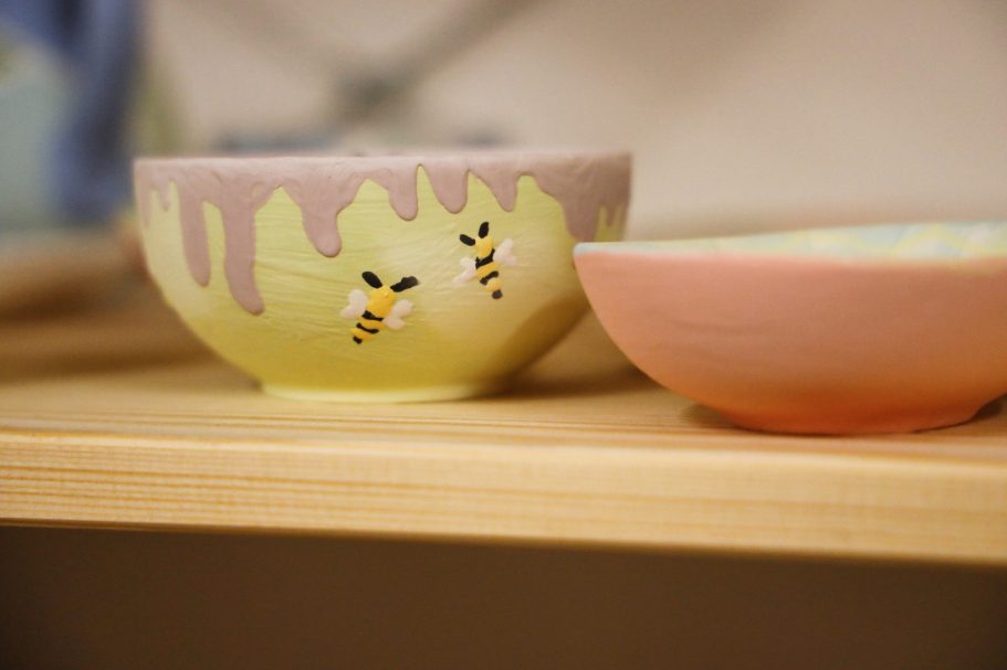 bemalte Keramik Schalen